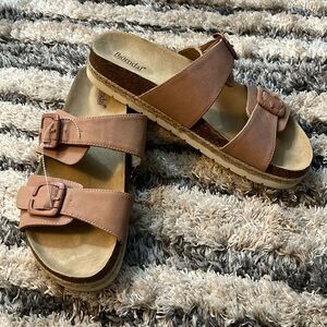 Bjorndal Kai top strap sandals size 10